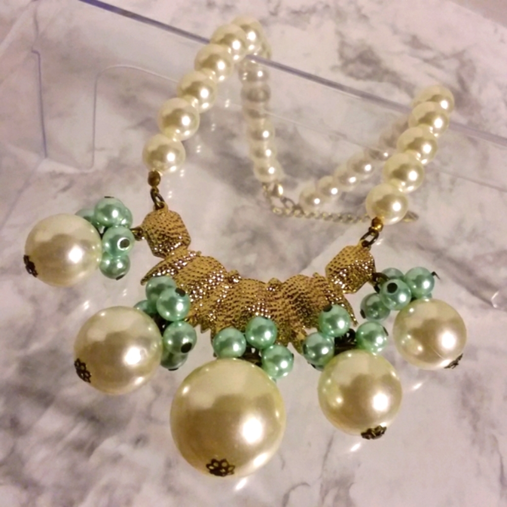 Matching Necklace & Earring Set - Picture 7 of 10